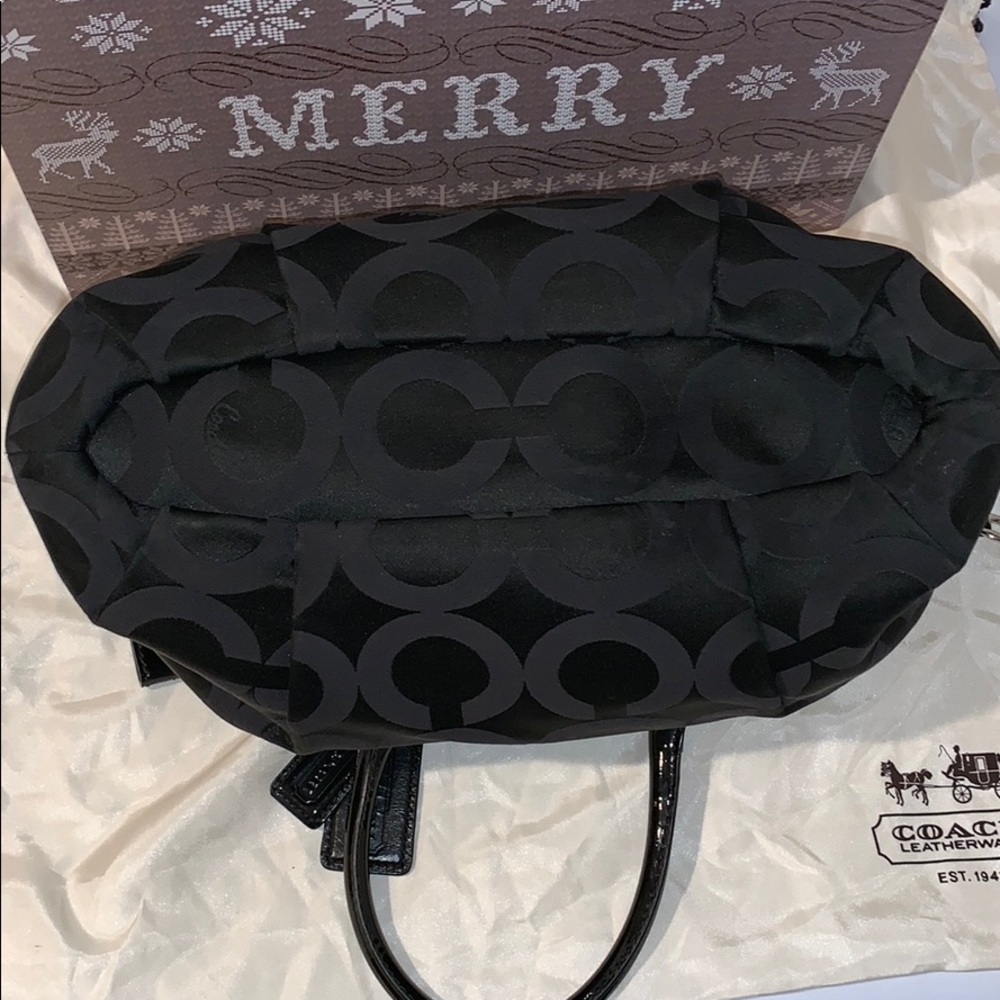 Authentic Coach Purse - Picture 4 of 8